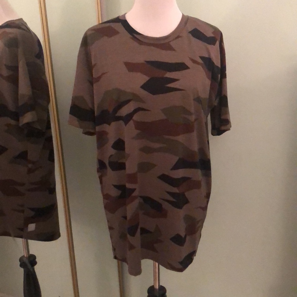 Hudson Tee - Picture 2 of 6